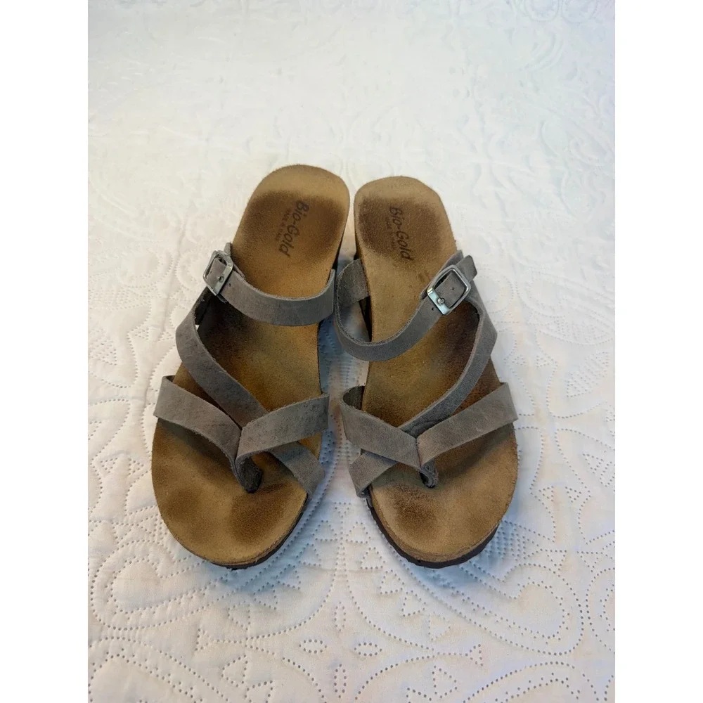 Bio-Gold Italy Grey Suede Cork Wedge Sandals Strappy Buckle Toe Loop Platform